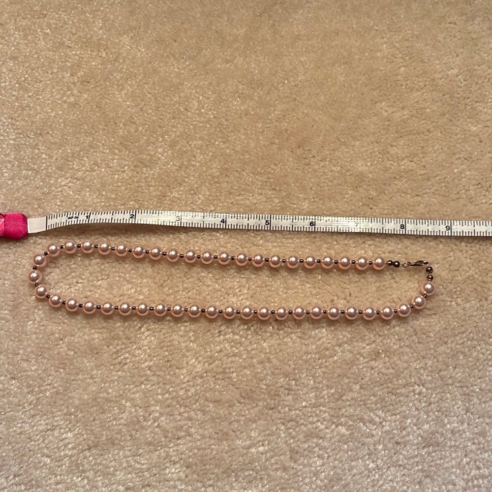Pearl like 18” necklace pink hue w/ dark spacers